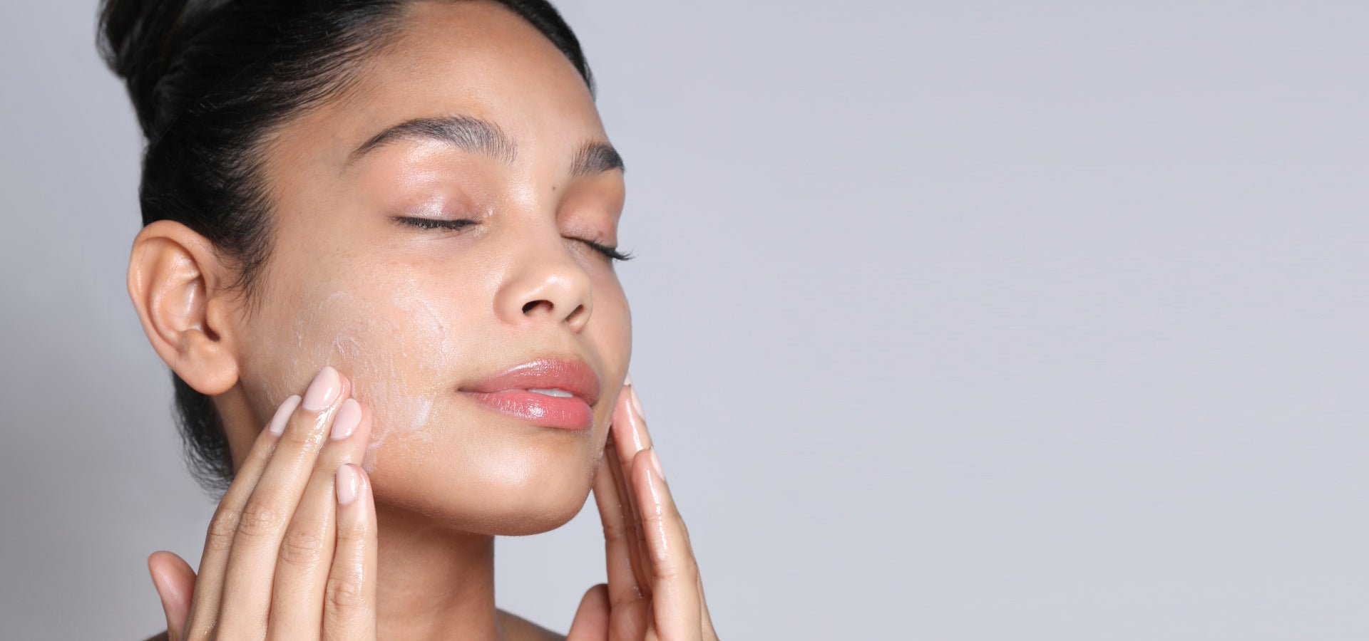 THE PROFESSIONAL GUIDE TO DOUBLE CLEANSING - Cosmedix